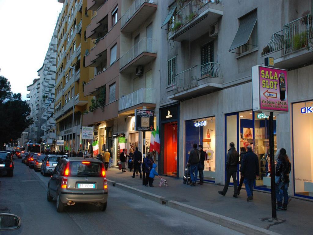 Avec Moi Roma Acomodação com café da manhã Exterior foto