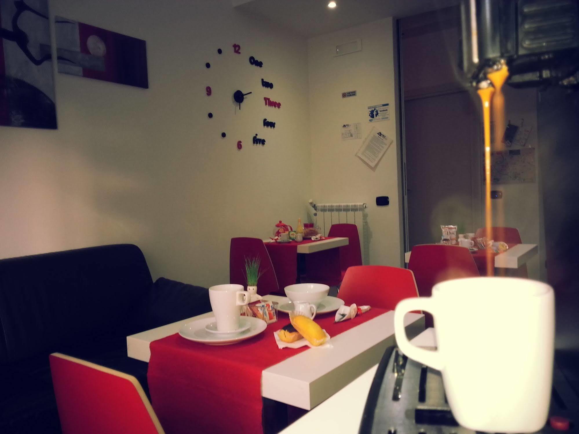Avec Moi Roma Acomodação com café da manhã Exterior foto